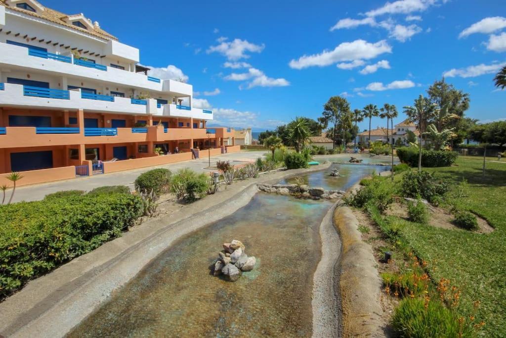 2 Bedrooms Sea And Pool View Apt In Duquesa Golf & Gardens Manilva Castillo de Sabinillas Eksteriør bilde