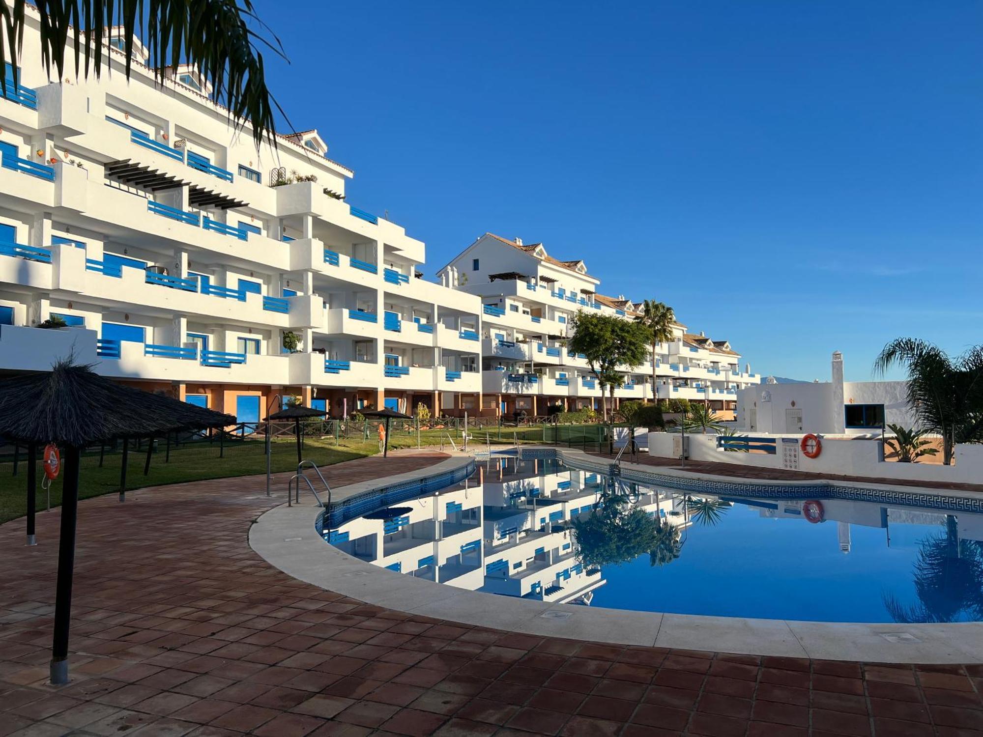 2 Bedrooms Sea And Pool View Apt In Duquesa Golf & Gardens Manilva Castillo de Sabinillas Eksteriør bilde